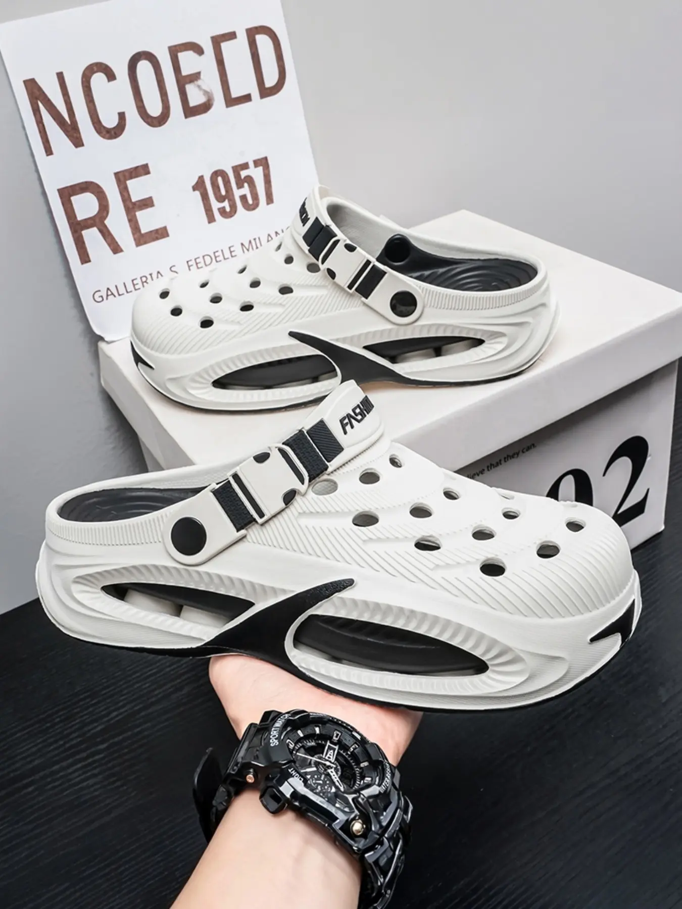 Unisex New Summer Clogs, Casual Thick Sole Anti-Slip Sports Shoes for Beach, Lightweight Breathable Fashion Outdoor Beach Slippers