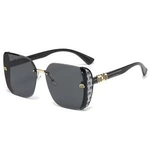 2026 Unisex Large-Frame Fashion Glasses, Trendy Square Sunglasses, Trendy Beach Eyewear, Retro Design for Daily Wear, Photography, Travel, Beach, All Seasons