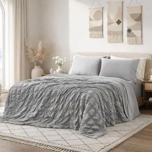 Cooling Comforter Seersucker Plaid King Size, Q-Max 0.45 Lightweight Cooling Blanket, Breathable Silk Smooth Summer Bedding Quilt for Hot Sleepers Night Sweats Dark Grey