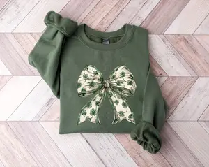 Lucky Sweatshirt, Clover Sweatshirt, St Patricks Day Sweatshirt, Saint Patrick's Pullover, Lucky Sweater, Clovers, Simple Holiday Sweater,