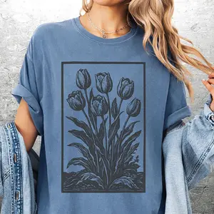 Boho Tulip Floral Shirt, Vintage Garden Aesthetic Tee, Spring Flower Graphic, Nature Lover Gift T-shirt, Oversize, Unisex, Comfort Colors T-shirt