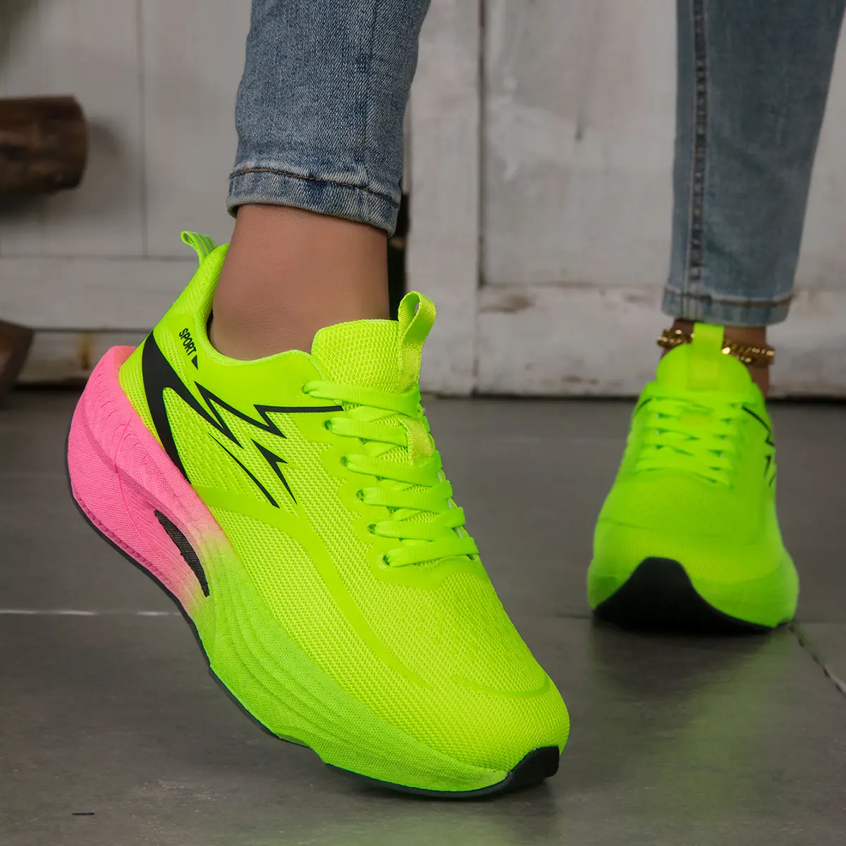 Women's Gradient Carbon Plate Road Running Shoes, Ultra Lightweight Build, Soft Breathable Knit Material, Impact-resistant Midsole And Durable Anti-slip Outsole. Ideal For Long-distance Running, Camp Activities And Outdoor Training