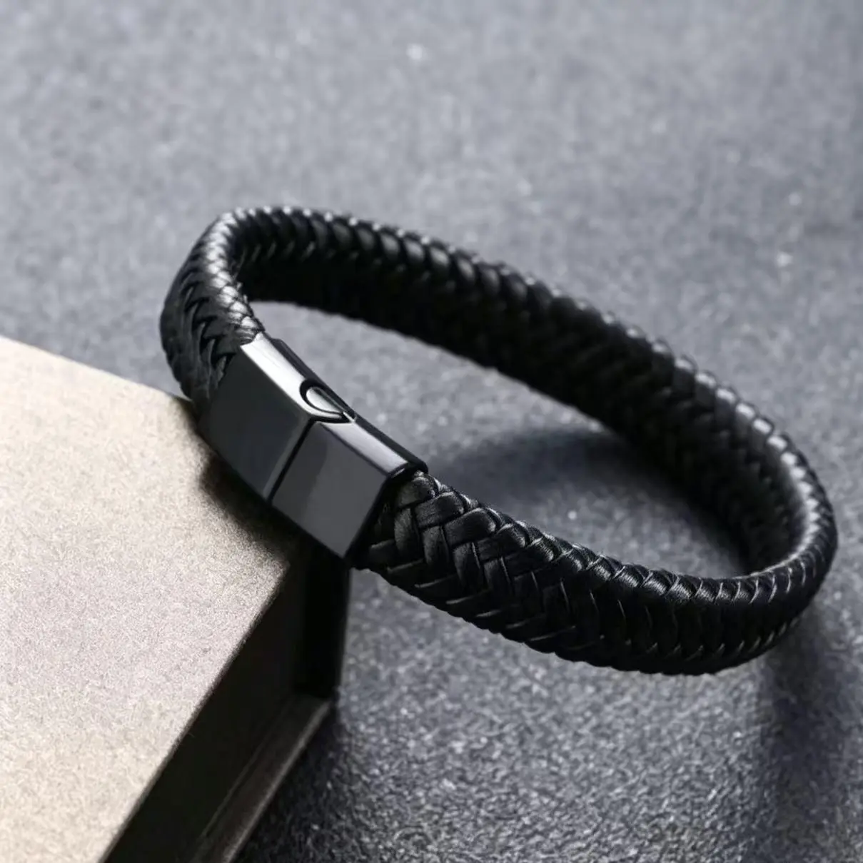 Braided Leather Bracelet for Men Women, Unisex Vintage Open Cuff Wristband, 21cm Woven Leather Bangle, Retro Minimalist Fashion Jewelry, Adjustable Wrist Strap, Casual Punk Accessory, Birthday Gift, Father’s Day Gift, Mother’s Day Gift