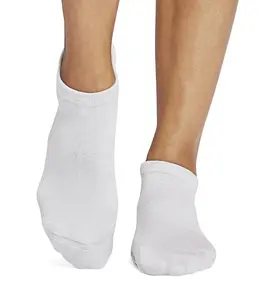 NEW Tavi Savvy Grip Socks In Below Freezing Silver Pilates Yoga Barre Medium