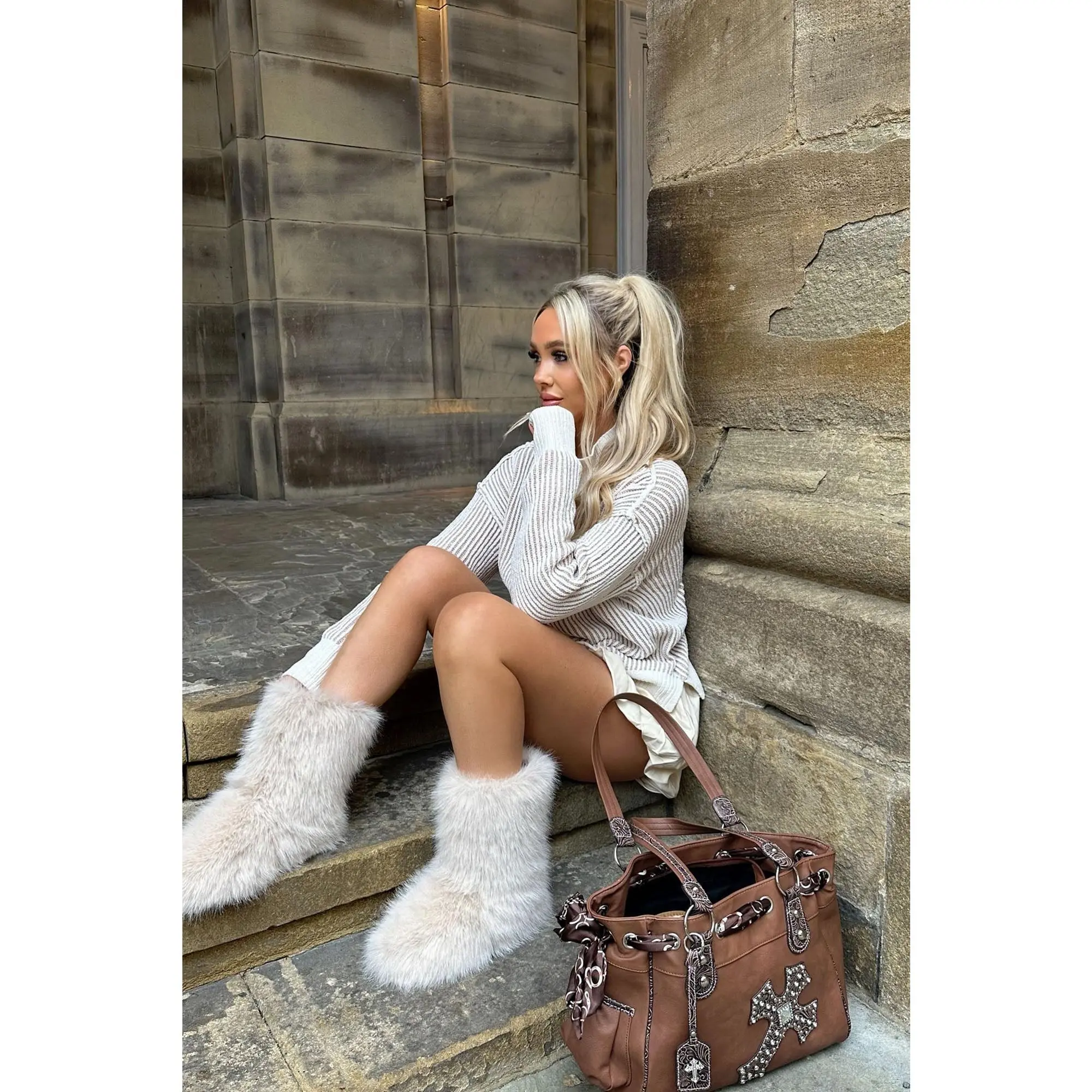 Chilly Days Booties - Beige Chilly Days Booties - Beige