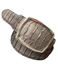 Cinto Print Piton Jumbo For Caballero - Unique Design Belt with Red Accents and Textured Pattern