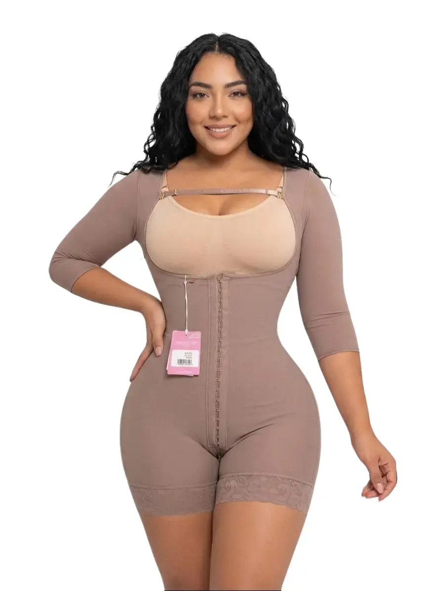 Penelope faja invisible reloj de arena, cintura pequeña y cadera grande