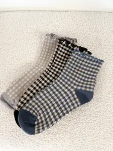 Checkered Ankle Ruffle Socks