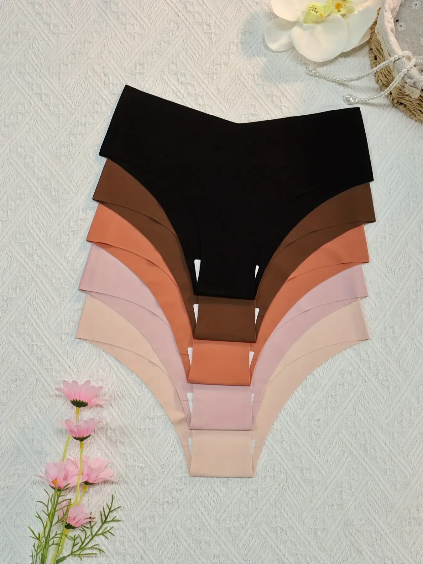 Women's Seamless Solid Invisible Smooth Breathable Fit Low Waist V-Shape Bikini Panties, 5 Pack Casual Sporty Yoga Everyday Underwear for All Seasons, Breathable Comfy Panty, Plain Panty