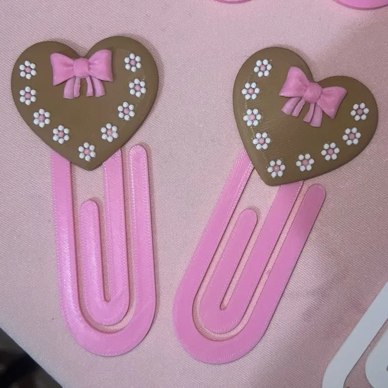 Heart-Shaped Giant Paper Clips with Pink Bow and Floral Design for Organizing and Stylish Storage