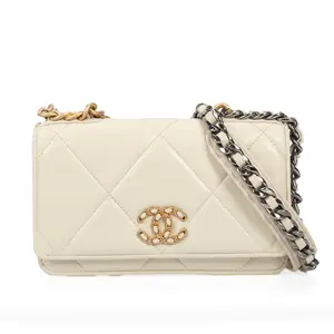 Pre-owned CHANEL Quilted Lambskin Wallet on Chain 19 White Quilted 34651605