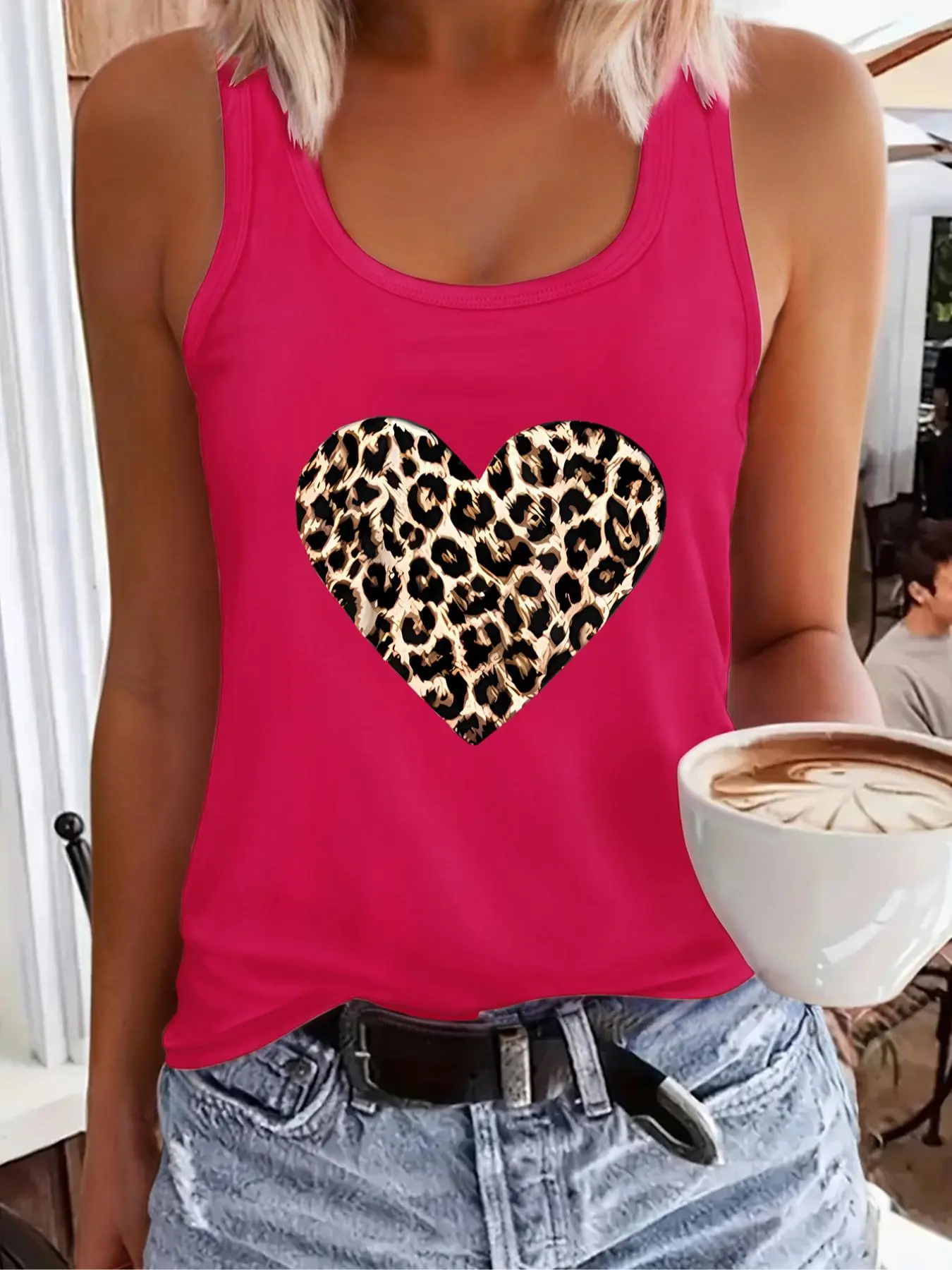 Women's Leopard Heart Print Tank Top Piece, Casual Fit Sleeveless Round Neck Top for Daily Wear, Ladies Clothes for All Seasons, Casual Fashion Sleeveless Tops, Womenswear