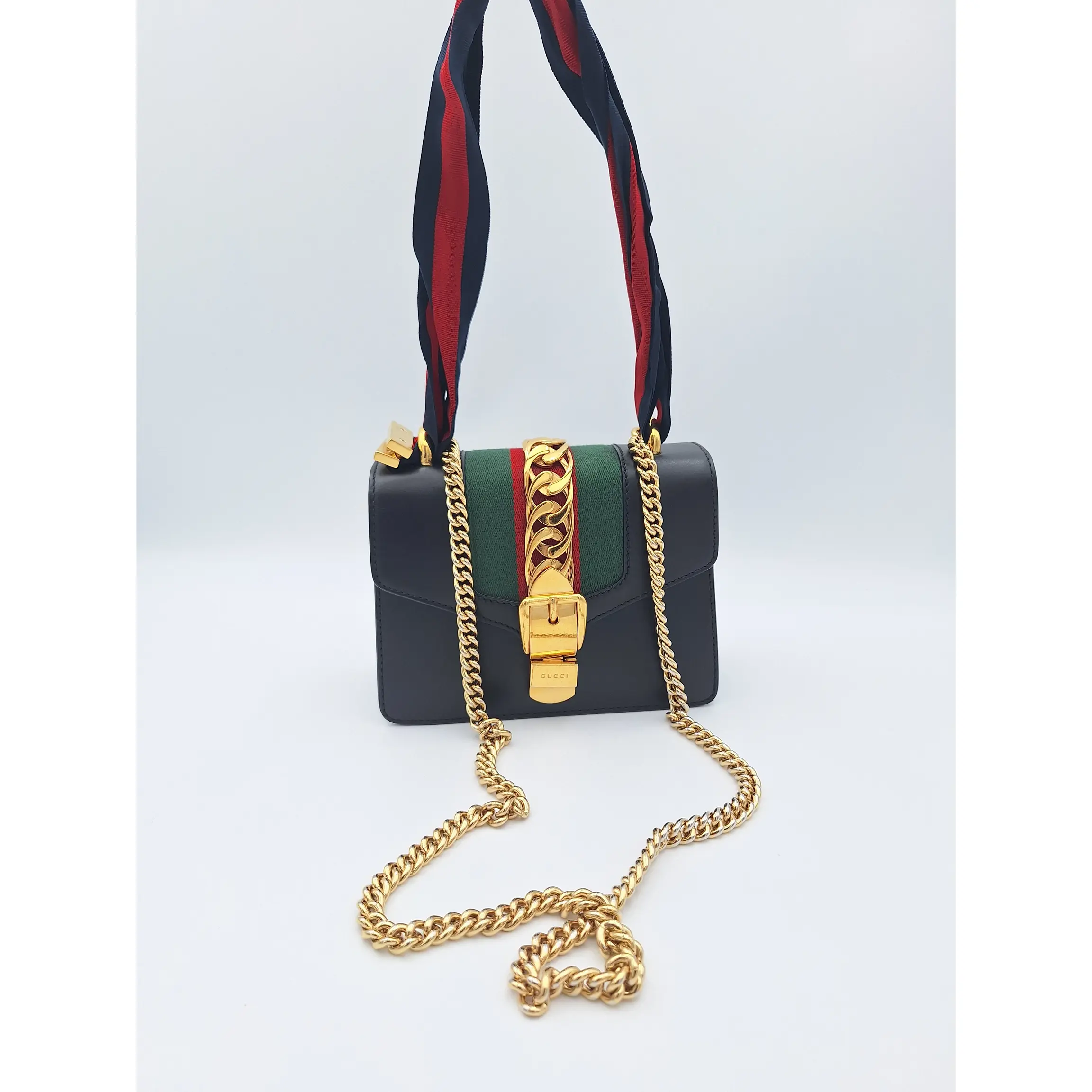 Pre-owned Leather Shoulder Bags GUCCI SYLVIE MINI CHAIN CROSSBODY BAG (431666)