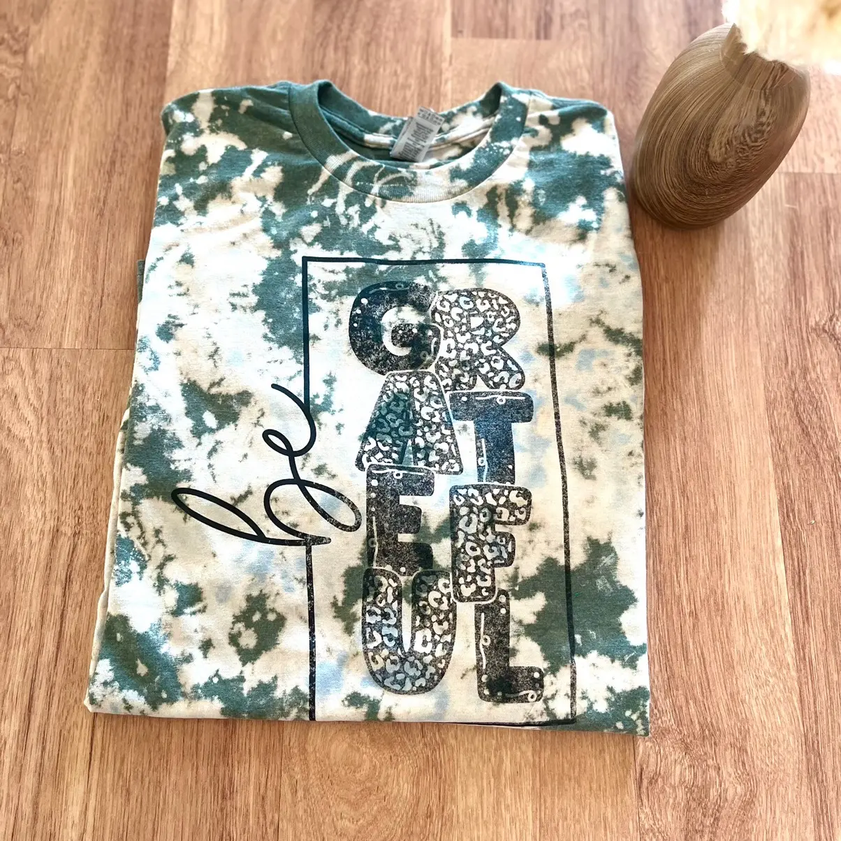 Be grateful distressed crew tee
