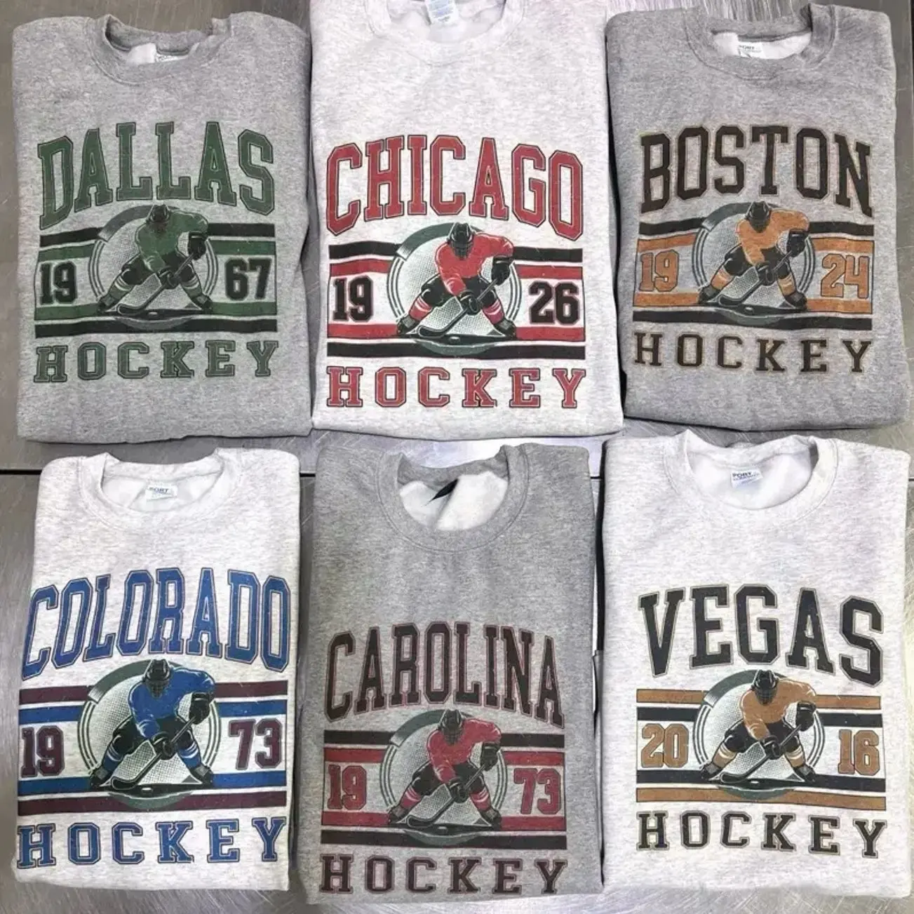 Vintage Hockey Graphic Sweatshirt, Retro Hockey Sports Crewneck, Classic Hockey Game Day Pullover, Vintage Sports Graphic Sweatshirt, Casual Unisex Hockey Top, Menswear Womenswear, Hockey Fan Gift GRZ