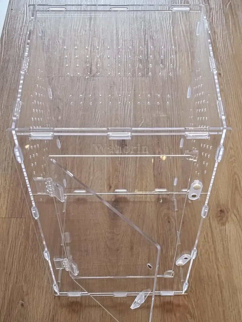 Wahorin Mini Clear Acrylic Reptile Terrarium 10×8.5×6cm Anti-Escape Sealed Lid 360° Full View Portable Breeding Enclosure Easy Clean Habitat for Jumping Spider Lizard Scorpion Beetle Cricket Snail Small Insects
