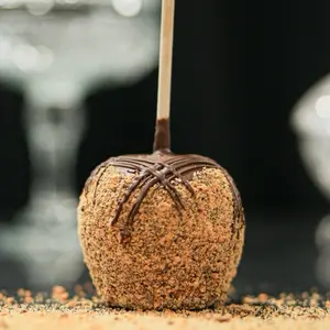 Butterfinger Milk Chocolate Gourmet Caramel Candy Apple -GF