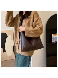 Vintage Commuter Textured Shoulder Bag for Women, Versatile Daily Casual Tote, Elegant Underarm Bag, Fashionable Women's Tote Bag