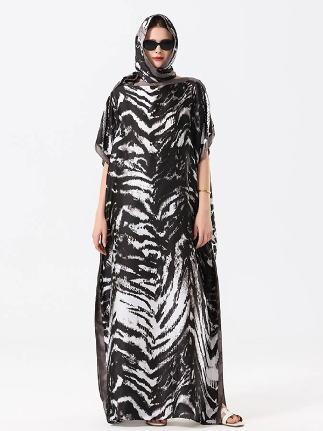 1pc Women’s Zebra Print Silk Satin Malay Suit Drapey Loose Long Muslim Abaya Comes with Scarf Loose Long Muslim Dress Hijab