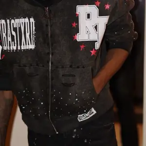 R1CHBASTXRD CROPPED DISTRESSED HOODIE