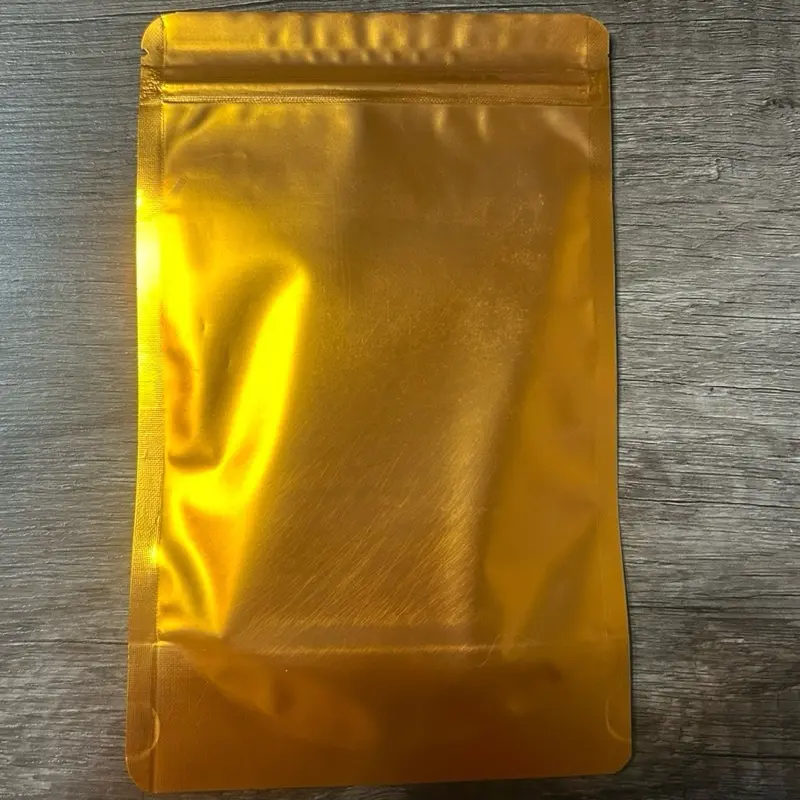 Sports.cards12 sealed football card bag (1 CARD)