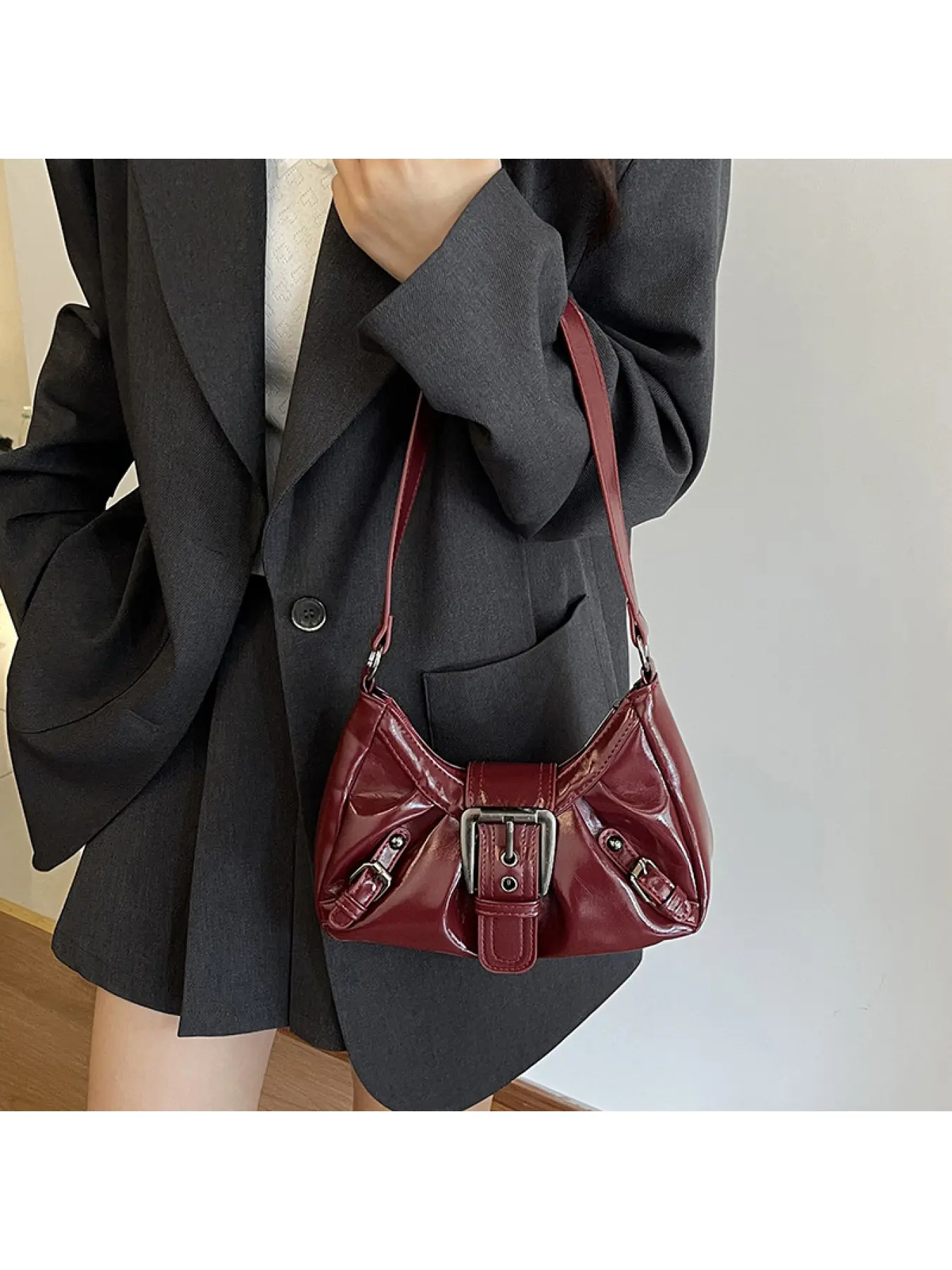 New American retro biker-style underarm bag, Maillard-style Y2K spicy girl wasteland-style distressed leather phone and makeup shoulder bag, Everyday Crossbody Bag, Handbag Shoulder Purse, Fashion Crossbody Handbag