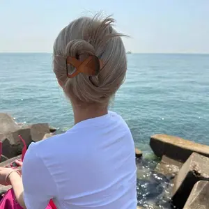 Velscrun 4Pcs French Hair Clips Matte Acrylic Curved Hair Claw Clips Thick Hair Flat Igator Hair Clips Strong Grip Hair Banana Barrettes Styling Hair Accessories Women And Girls