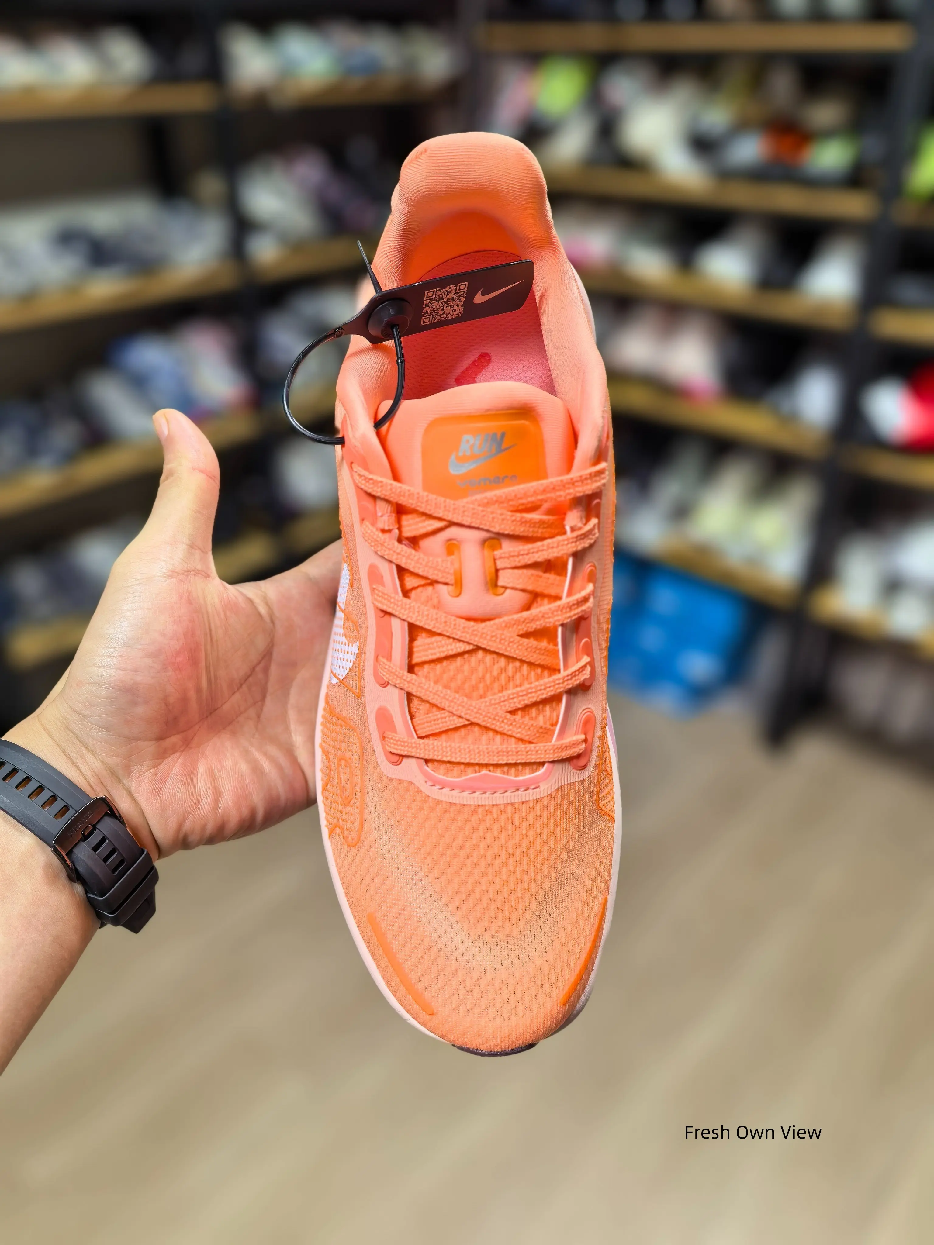 Stylish Warm Orange Mesh Athletic Running Shoes Lightweight Shock Absorb Trainers Suitable For Daily Sports Casual Outfit#OrangeSneakers #AthleticShoes #TrainingShoes #MeshSneakers