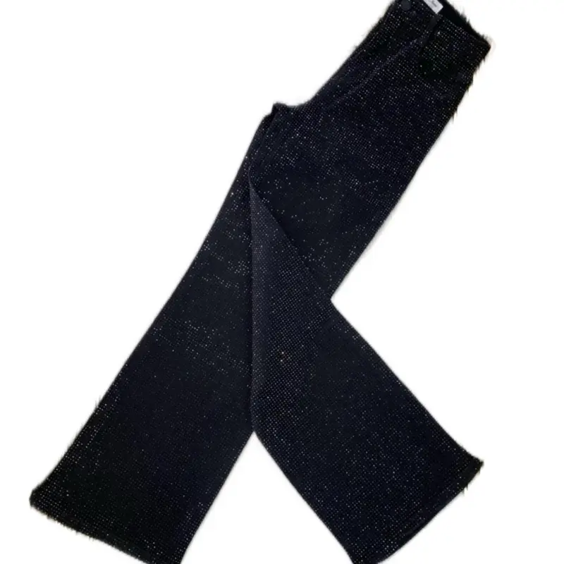 Jeans de Diamantes - Sparkling Denim Trousers for Women's Fashion