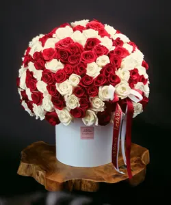 Red & White Roses - HatBox