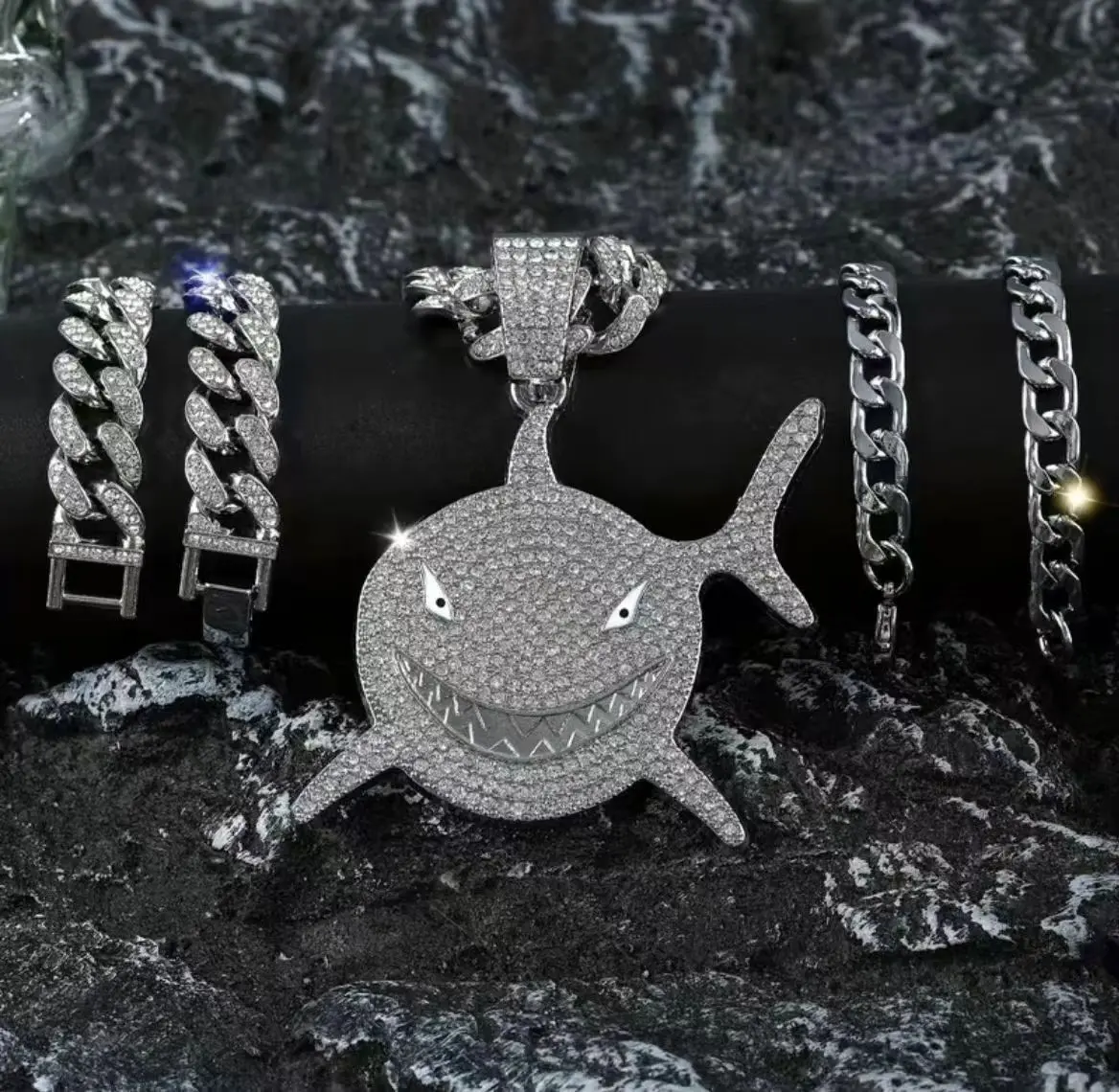 Men's Creative Hip Hop Shark Rhinestone Pendant Necklace