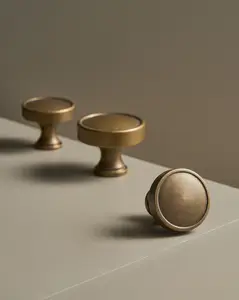 CAMDEN ANTIQUE BRASS CABINET KNOB