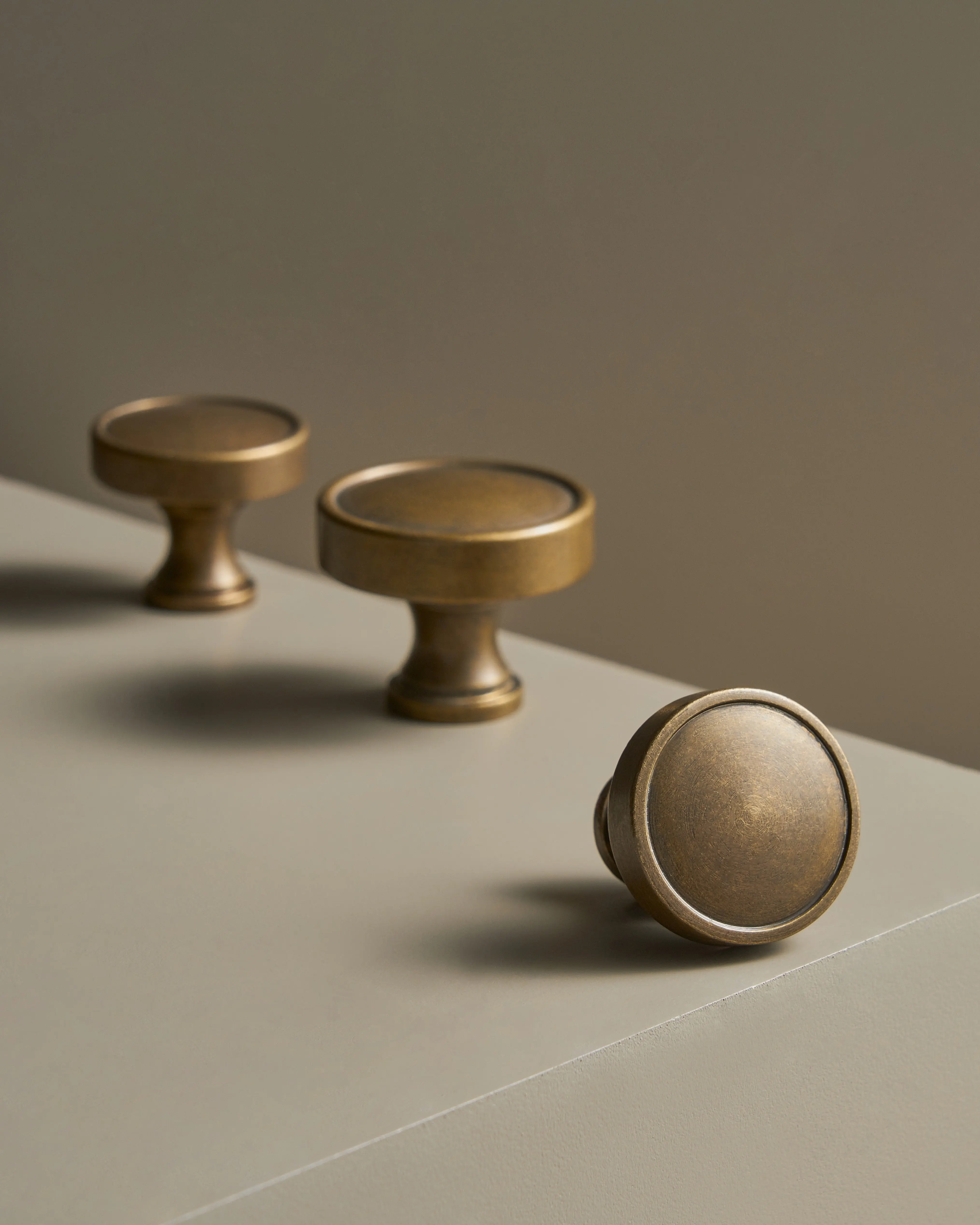 CAMDEN ANTIQUE BRASS CABINET KNOB