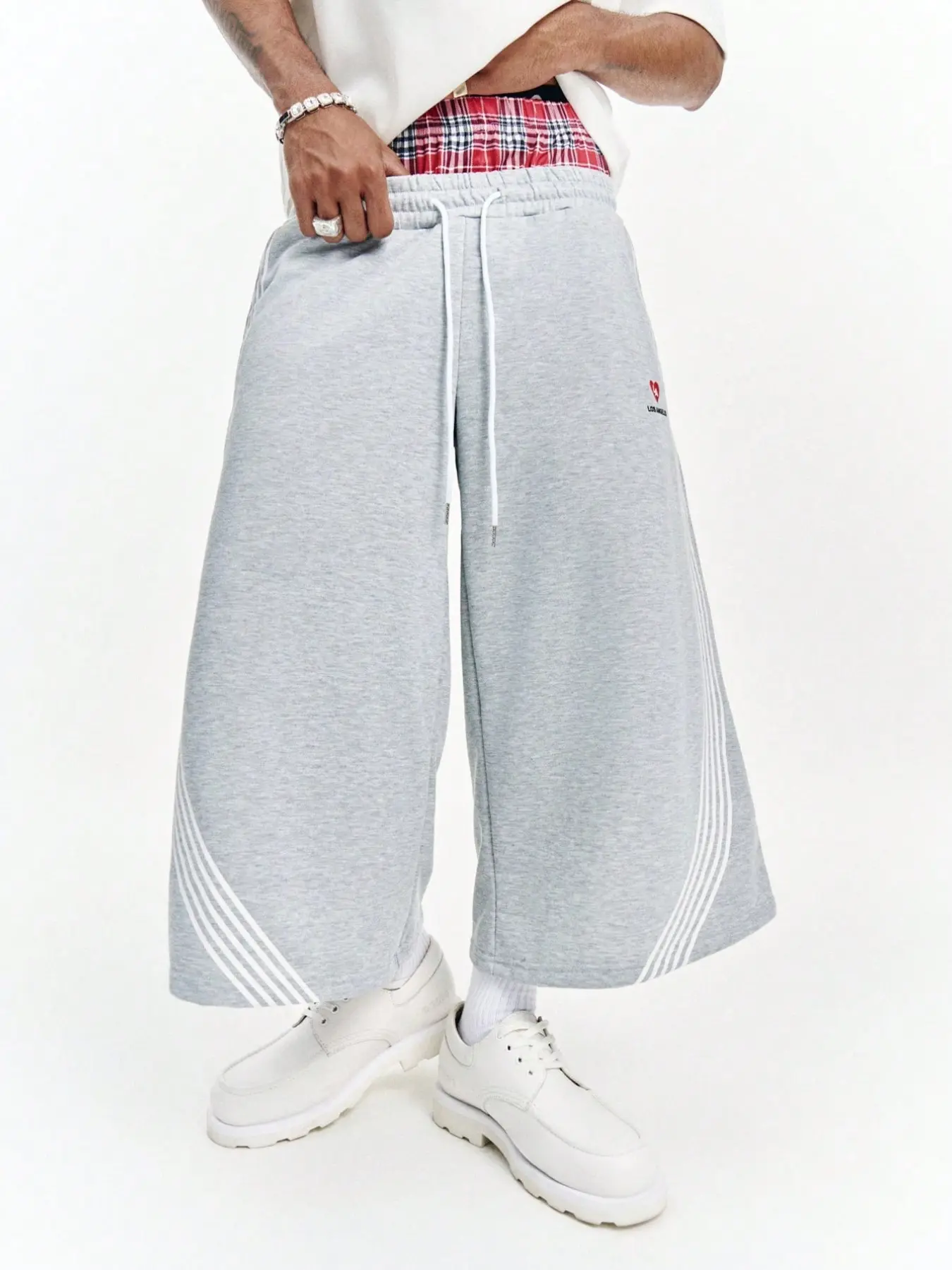 Men's Casual Streetwear Joggers, Knit Sport Pants, Knitted Material, Loose Fit Seven-Eighths, Elastic Waist Drawstring, Elastic Waistband, Drawstring Detail, Los Angeles Design, Perfect for Daily Wear