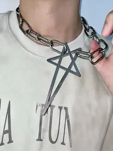 1 Piece of Hip-hop Trend Exaggerated Hollow Star Pendant Necklace for Men and Women, Simple Party Personality Street Style Necklace