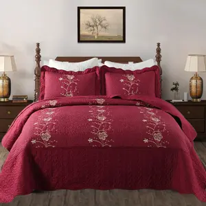 3 Piece Lightweight Bedspread Quilt Set with Elegant Embroidery Detailing for Queen Size Beds Comfortable & Stylish Decor