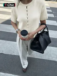 Women's Round Neck Short Sleeve Knit Cardigan with Pearl Buttons, Casual Versatile Soft Elegance Fashion, Relaxed Fit for Everyday Wear, Womenswear, Knitwear