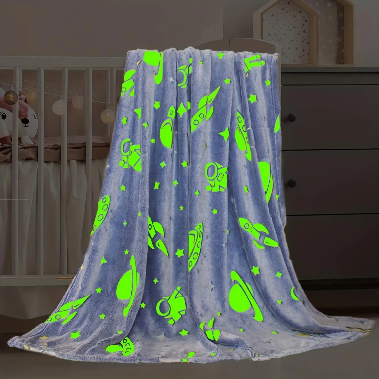 Glow in the Dark Astronaut Blanket, Soft and Cozy Flannel Blanket for Kids and Adults, Suitable for Living Room, Ideal Birthday Gift for Boys and Girl
