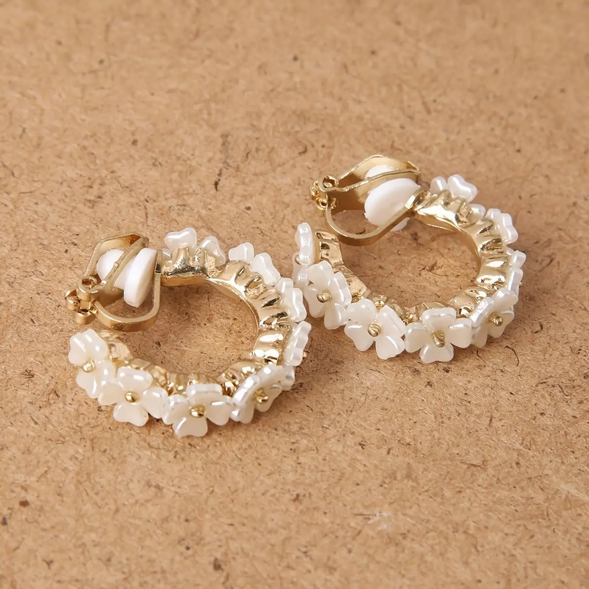 Elegant Golden Yellow Floral Clip Earrings for Women, Non-Pierced Copper Fashion Jewelry for Parties and Weddings, Female, Flowers, Casual, One Size