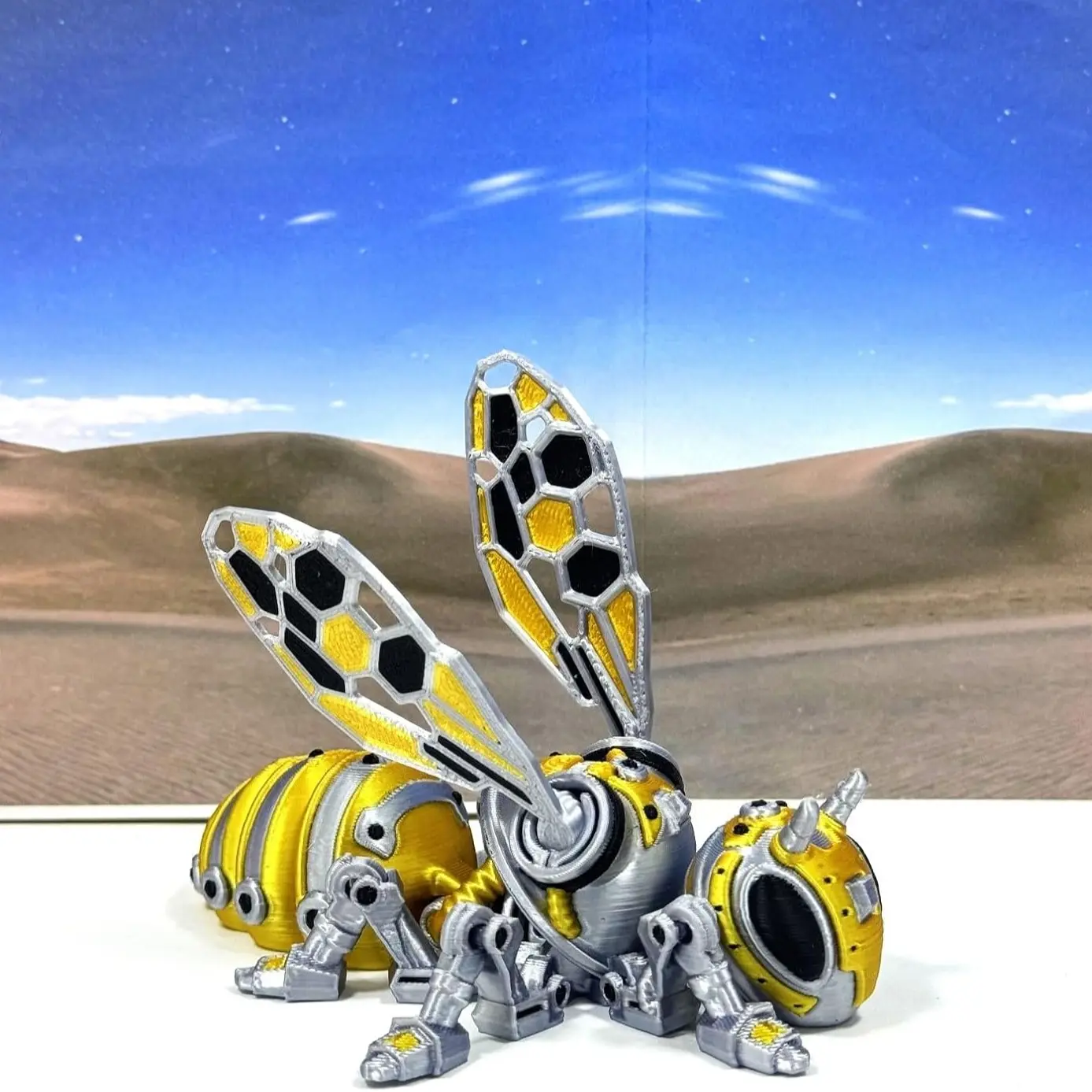 2pcs 3D Printed Articulated Cyber Bee Fidget Toy 4.5" Executive Desk Toy for Stress Relief and Articulation