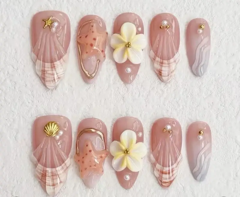 sophia-Customized Nails Picked In Liveroom