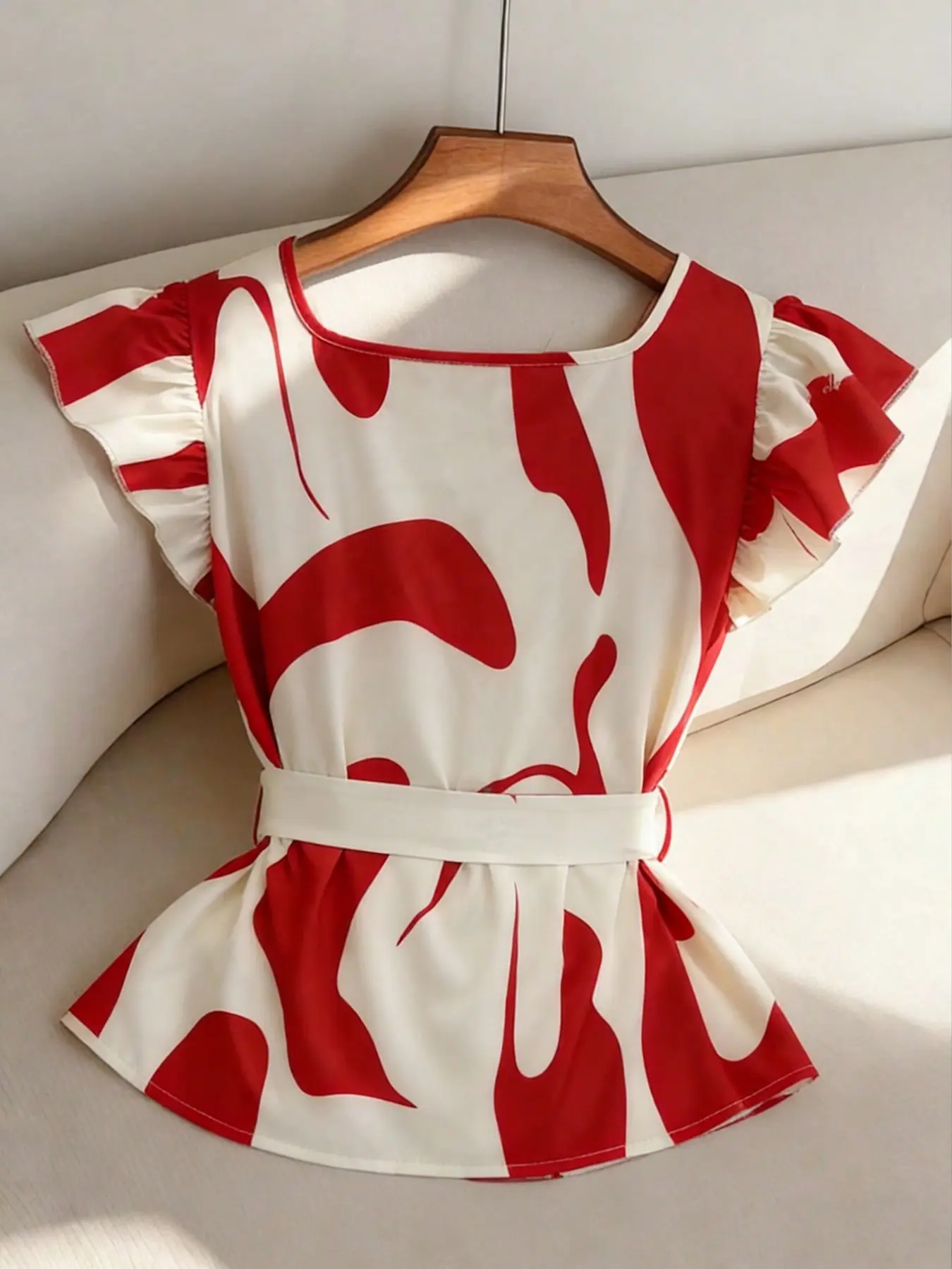 New Elegant Design Square Neck Belted Waist Slimming Wave Sleeve Blouse Top, Chic and Versatile Color Block Print Casual Classy Top Womenswear Women's Shirt