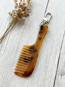 Mini Hair Comb Keychain, Leopard Print Hair Brush, Portable and Compact, Perfect for Women, Teens, Daily Use, Travel, Office, School