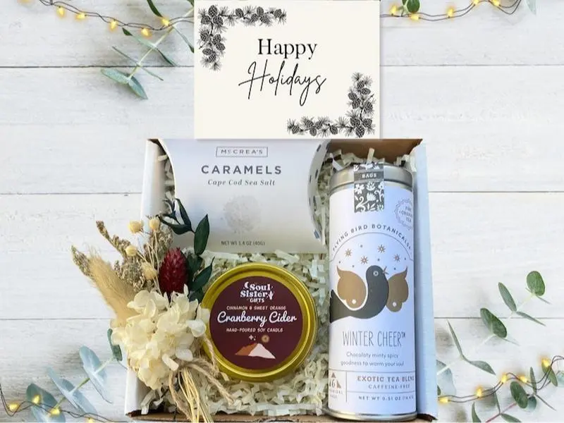Christmas Gift Box - Christmas Care Package - Holiday Gift Box - Gift for Employees & Clients - Gift for Friend