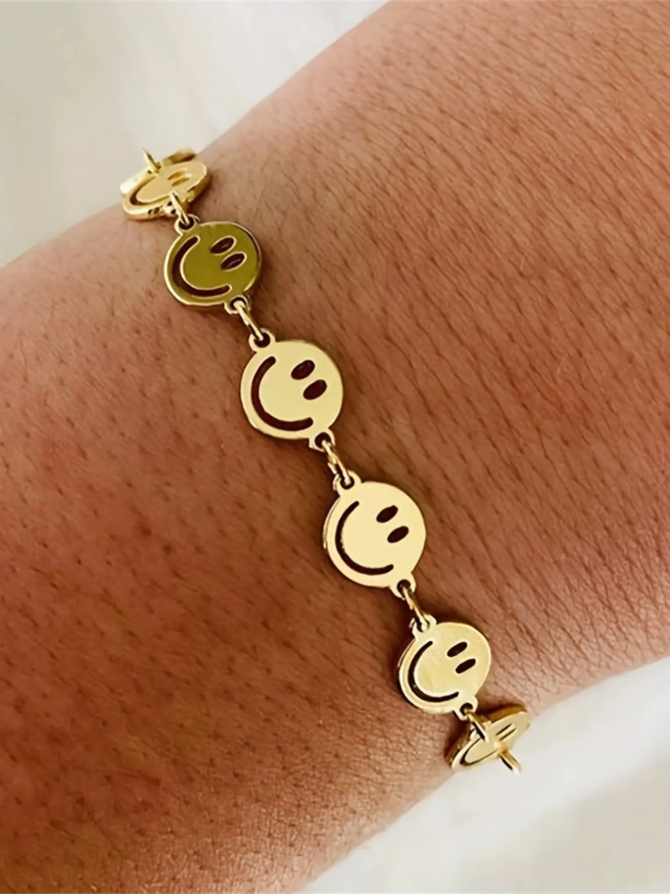 Fashionable High-End Stainless Steel Smile Face Chain Bracelet, Women's Jewelry Accessory, Elegant and Stylish Design, Perfect Gift Idea