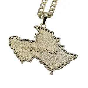 Mapa de Michoacan, Mexico oro laminado con cadena de 24 pulgadas / Michoacan, Mexico map gold-plated with necklace 24 inches.