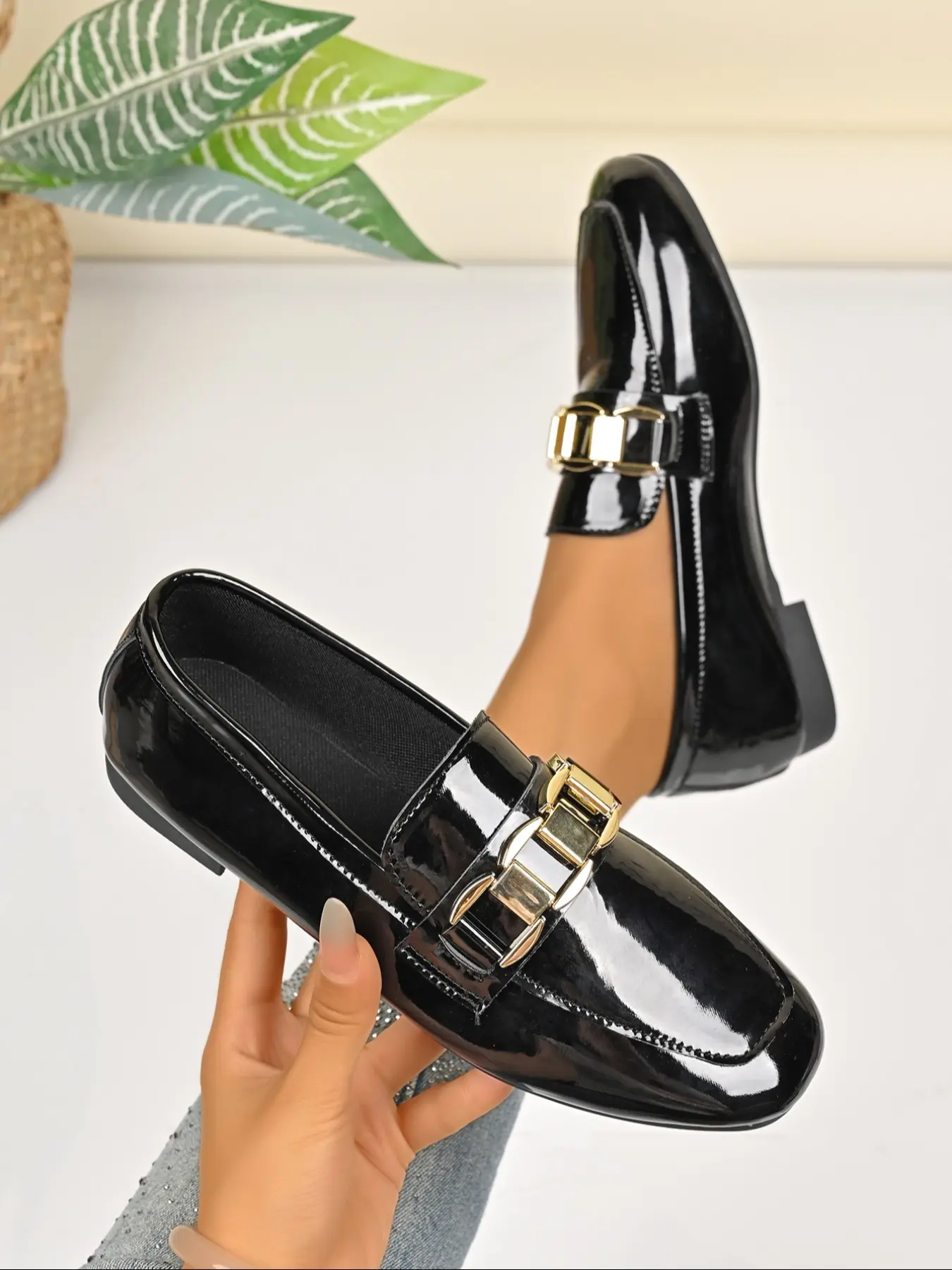 Women's Fashion Patent Leather Loafers with Metal Buckle, British Style Shiny Flat Shoes, Classic Casual Loafers, Versatile Casual Lazy Shoes Rubber Footwear