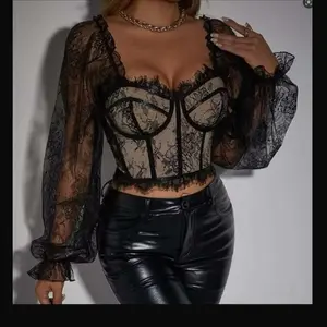 Lace long-sleeved fitted corset top with built-in bra support, a comfortable and fashionable women’s top