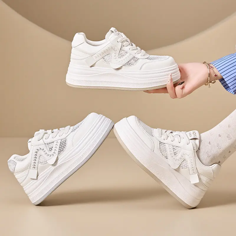 Summer new Korean-style thick-soled booster shoes in versatile white
