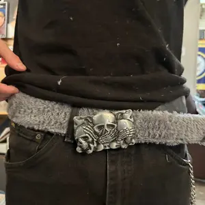 furry skull belt with two different fabrics